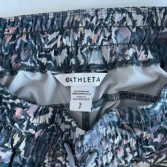 Athleta Crossroads Kinetic Abstract Shorts - Size S - Picture 6 of 7